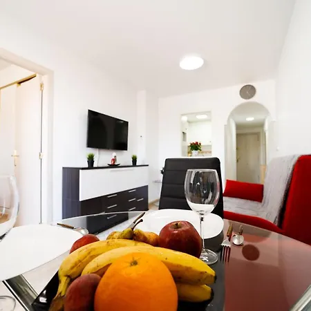 Apartment прекрасная где есть бассейн и парковка *