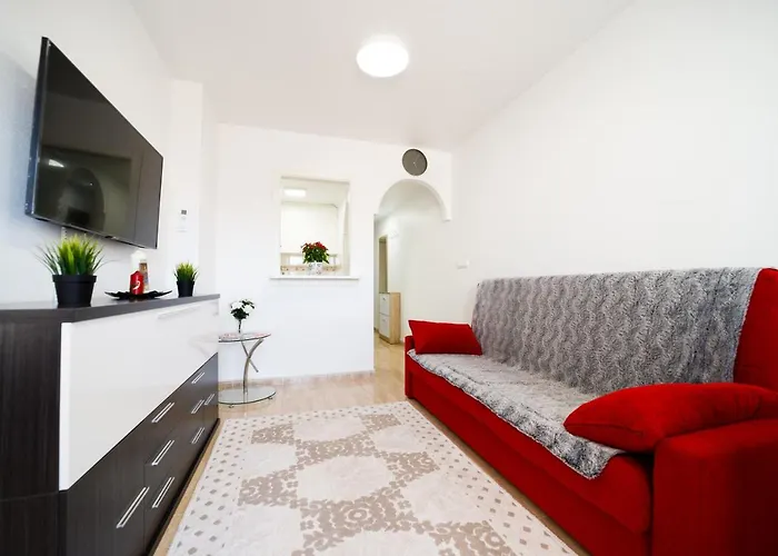прекрасная где есть бассейн и парковка Apartament