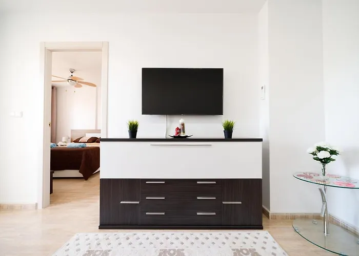прекрасная где есть бассейн и парковка Apartament